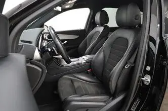 Mercedes-Benz GLC 300, 2.0, 143 kW, plug-in hybrid, automatic, four-wheel drive