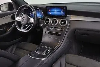 Mercedes-Benz GLC 300, 2.0, 143 kW, plug-in hybrid, automatic, four-wheel drive