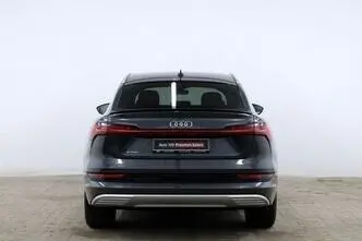 Audi e-tron, 158 kW, electric, automatic, four-wheel drive