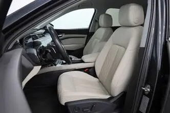 Audi e-tron, 158 kW, electric, automatic, four-wheel drive