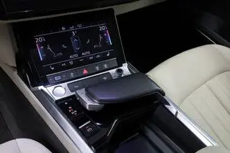 Audi e-tron, 158 kW, electric, automatic, four-wheel drive