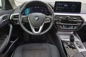 BMW 520, 2.0, 135 kW, hybrid, automatic, rear-wheel drive