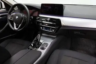 BMW 520, 2.0, 135 kW, hybrid, automatic, rear-wheel drive