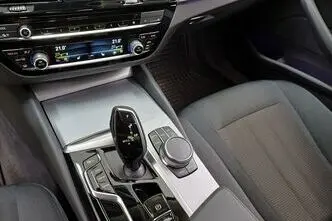 BMW 520, 2.0, 135 kW, hybrid, automatic, rear-wheel drive