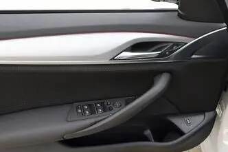 BMW 520, 2.0, 135 kW, hybrid, automatic, rear-wheel drive