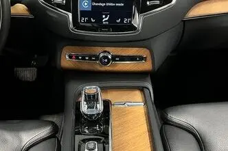 Volvo XC90, 2.0, 173 kW, hybrid, automatic, four-wheel drive