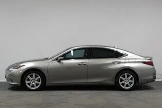 Lexus ES 300, 2.5, 131 kW, гибрид, автомат, передний привод