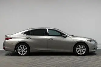 Lexus ES 300, 2.5, 131 kW, гибрид, автомат, передний привод