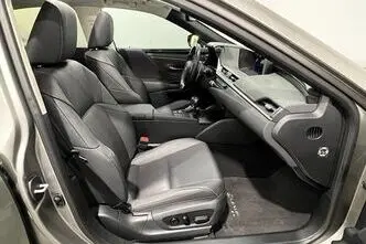 Lexus ES 300, 2.5, 131 kW, гибрид, автомат, передний привод