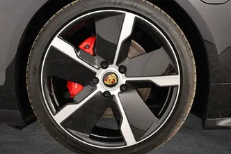 Porsche Taycan, 140 kW, electric, automatic, four-wheel drive