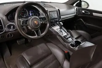 Porsche Cayenne, 4.8, 382 kW, petrol, automatic, four-wheel drive