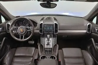 Porsche Cayenne, 4.8, 382 kW, petrol, automatic, four-wheel drive
