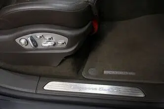 Porsche Cayenne, 4.8, 382 kW, petrol, automatic, four-wheel drive