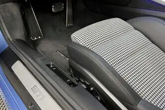 Porsche 911, 3.7, 478 kW, petrol, automatic, four-wheel drive