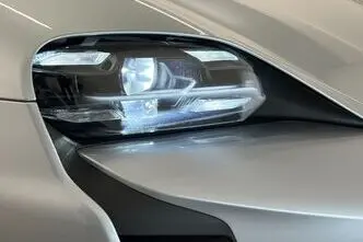 Porsche Taycan, 142 kW, electric, automatic, four-wheel drive