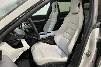 Porsche Taycan, 140 kW, electric, automatic, four-wheel drive