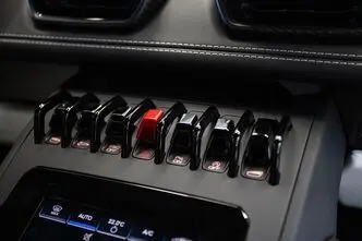 Lamborghini Huracán, 5.2, 470 kW, petrol, automatic, four-wheel drive