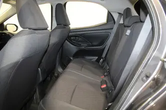 Toyota Yaris, 1.5, 68 kW, гибрид, автомат, передний привод