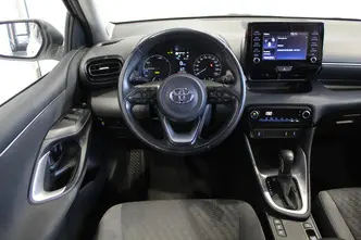Toyota Yaris, 1.5, 68 kW, гибрид, автомат, передний привод