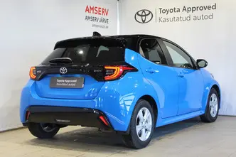 Toyota Yaris, 1.5, 68 kW, гибрид, автомат, передний привод