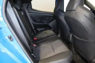 Toyota Yaris, 1.5, 68 kW, гибрид, автомат, передний привод