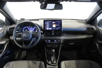 Toyota Yaris, 1.5, 68 kW, гибрид, автомат, передний привод