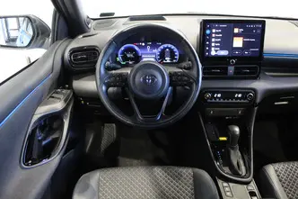 Toyota Yaris, 1.5, 68 kW, гибрид, автомат, передний привод
