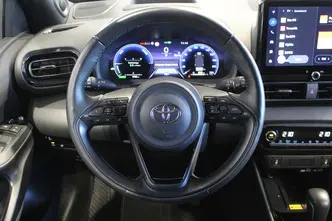 Toyota Yaris, 1.5, 68 kW, гибрид, автомат, передний привод
