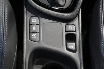 Toyota Yaris, 1.5, 68 kW, гибрид, автомат, передний привод