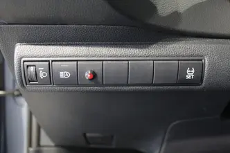 Toyota Corolla, 1.5, 92 kW, бензин, механическая, передний привод