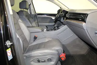 Volkswagen Touareg, 3.0, 170 kW, diesel, automatic, four-wheel drive