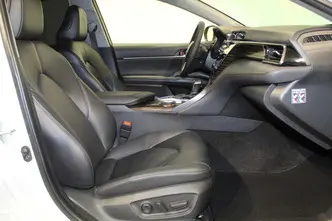 Toyota Camry, 2.5, 131 kW, гибрид, автомат, передний привод