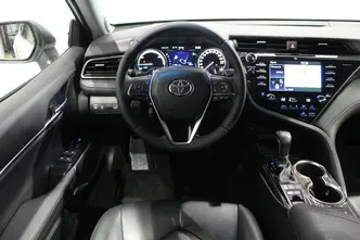 Toyota Camry, 2.5, 131 kW, гибрид, автомат, передний привод