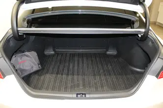 Toyota Camry, 2.5, 131 kW, гибрид, автомат, передний привод