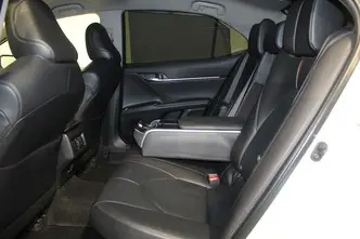 Toyota Camry, 2.5, 131 kW, гибрид, автомат, передний привод