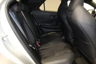 Toyota C-HR, 2.0, 111 kW, подключаемый гибрид, автомат, передний привод