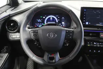 Toyota C-HR, 2.0, 111 kW, подключаемый гибрид, автомат, передний привод