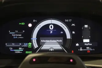 Toyota C-HR, 2.0, 111 kW, подключаемый гибрид, автомат, передний привод