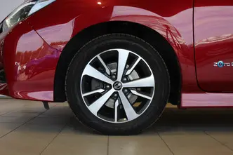 Nissan Leaf, 90 kW, elekter, esivedu