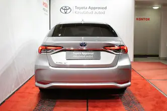 Toyota Corolla, 1.8, 72 kW, гибрид, автомат, передний привод