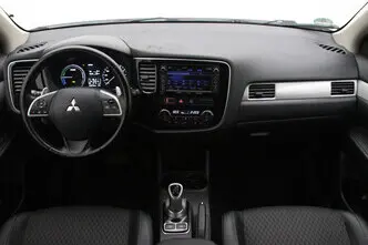 Mitsubishi Outlander, 2.0, 89 kW, plug-in hybrid, automatic, four-wheel drive
