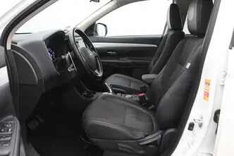 Mitsubishi Outlander, 2.0, 89 kW, plug-in hybrid, automatic, four-wheel drive
