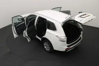 Mitsubishi Outlander, 2.0, 89 kW, plug-in hybrid, automatic, four-wheel drive