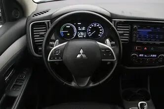 Mitsubishi Outlander, 2.0, 89 kW, plug-in hybrid, automatic, four-wheel drive