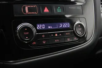 Mitsubishi Outlander, 2.0, 89 kW, plug-in hybrid, automatic, four-wheel drive