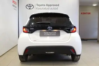 Toyota Yaris, 1.5, 68 kW, гибрид, автомат, передний привод