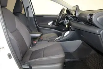 Toyota Yaris, 1.5, 68 kW, гибрид, автомат, передний привод