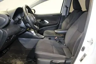 Toyota Yaris, 1.5, 68 kW, гибрид, автомат, передний привод