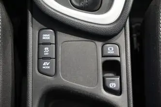 Toyota Yaris, 1.5, 68 kW, гибрид, автомат, передний привод