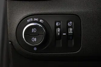 Opel Crossland X, 1.5, 75 kW, дизель, механическая, передний привод